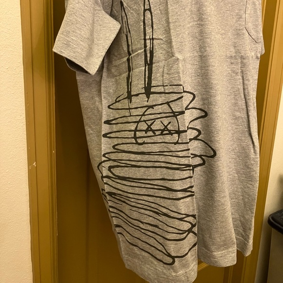 Uniqlo x kaws peanuts snoopy rare tee tshirt cool street wear large L - Picture 2 of 6